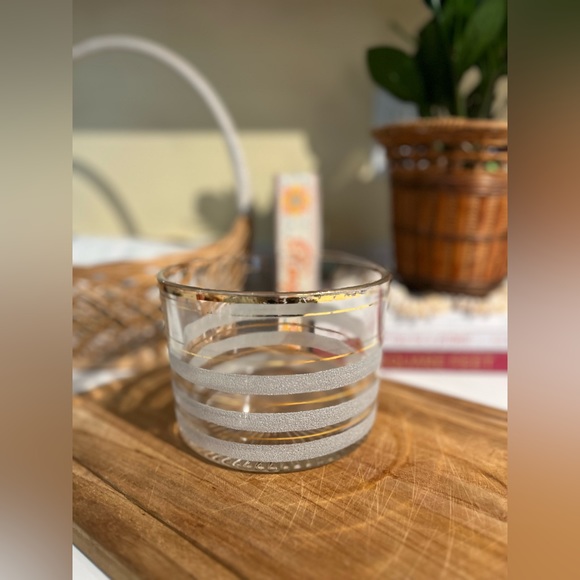 Vintage gold and frosted glass ice bucket - Picture 3 of 10